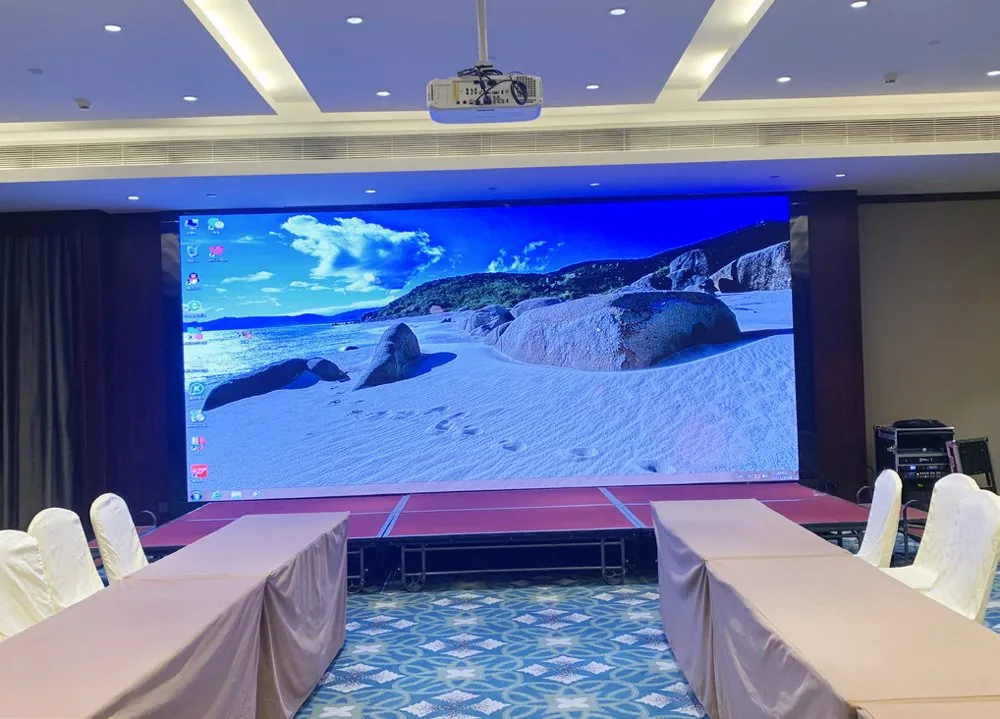 Fine-pitch LED display