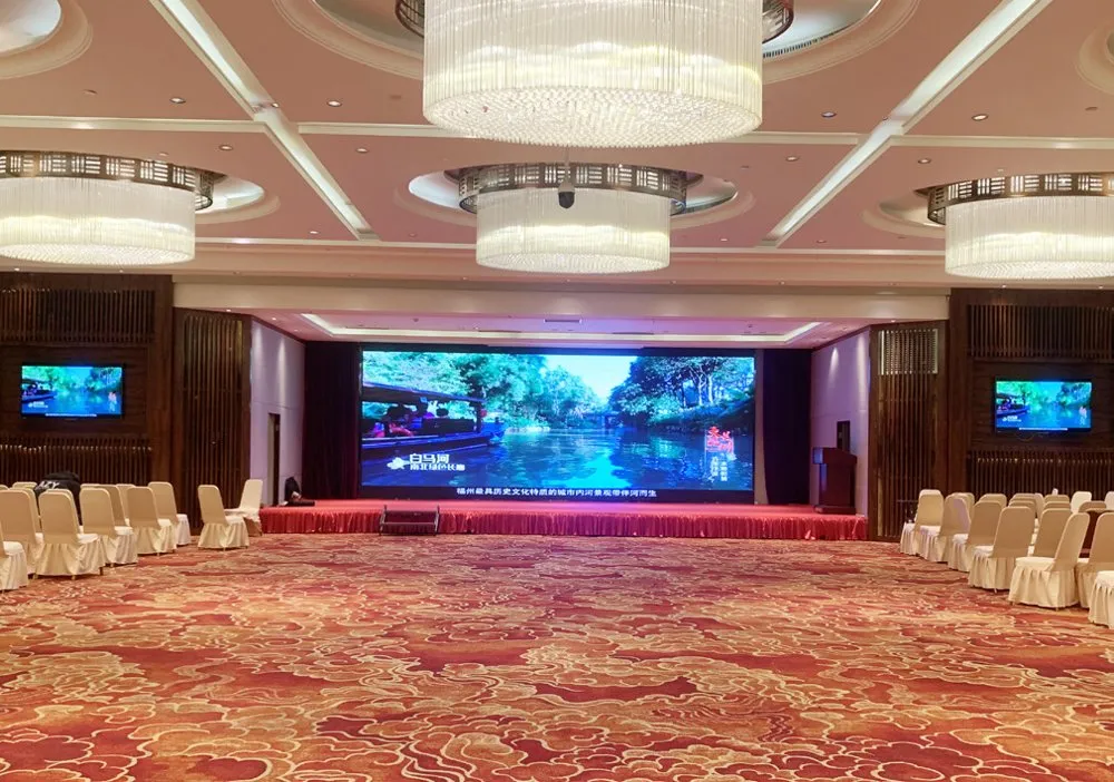 Pared LED en un salón de baile de hotel